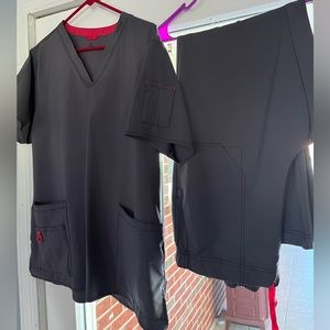 Women’s carhartt scrub set